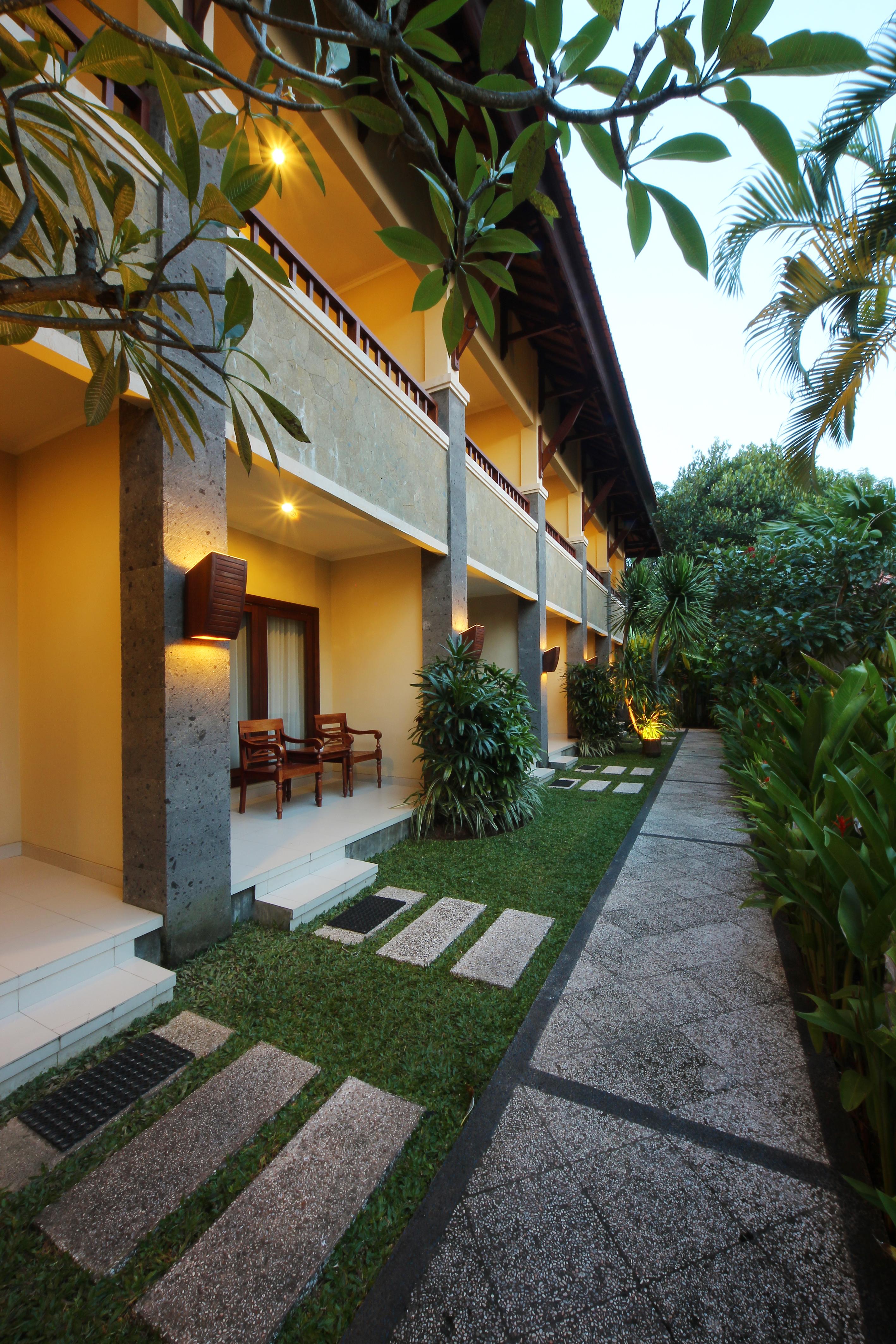 Adhi Jaya Hotel Kuta Lombok Exterior foto