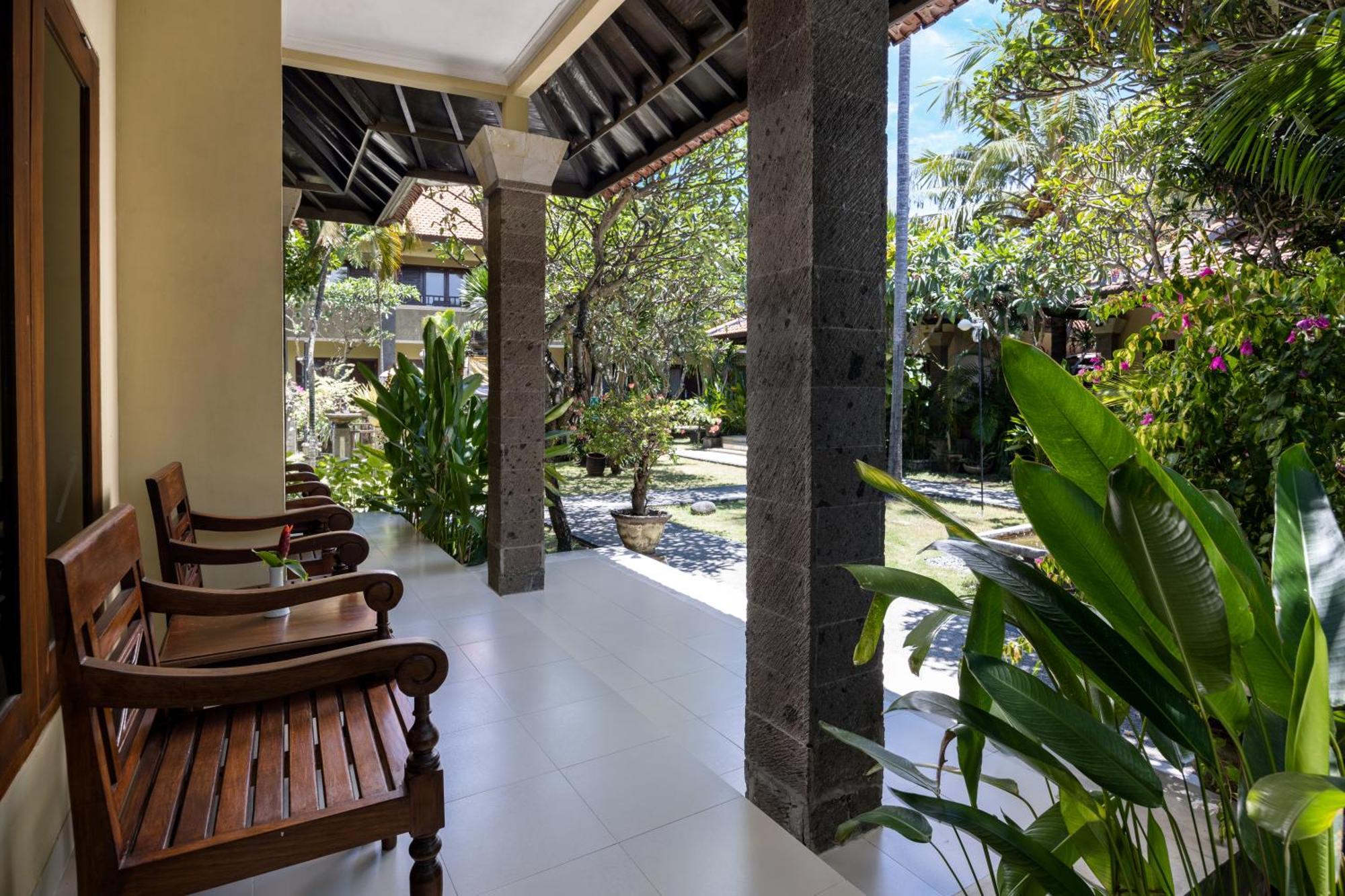 Adhi Jaya Hotel Kuta Lombok Exterior foto